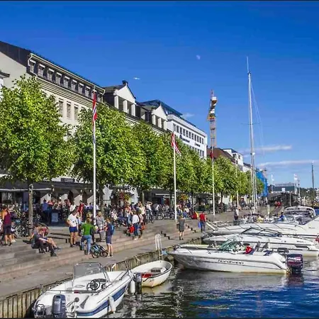 Welcome To A New At Tromoy! Apartamento Arendal