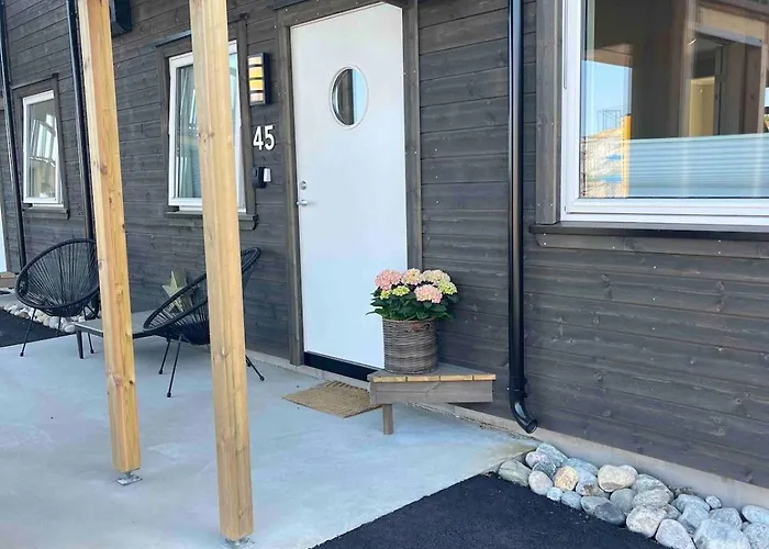 Welcome To A New At Tromoy! Apartamento Arendal