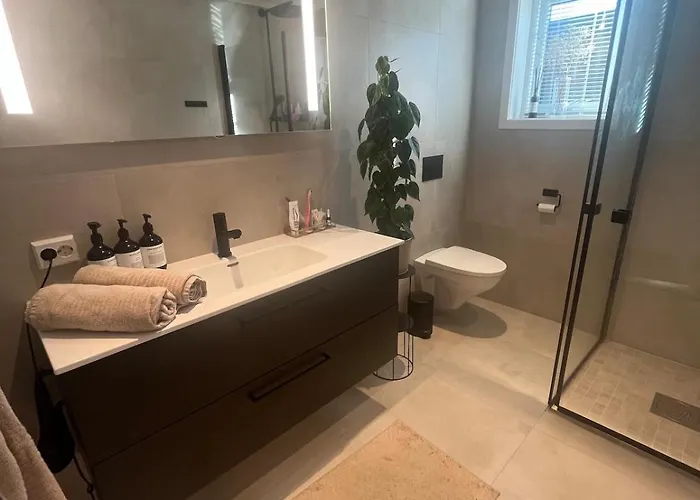 Welcome To A New At Tromoy! דירה *